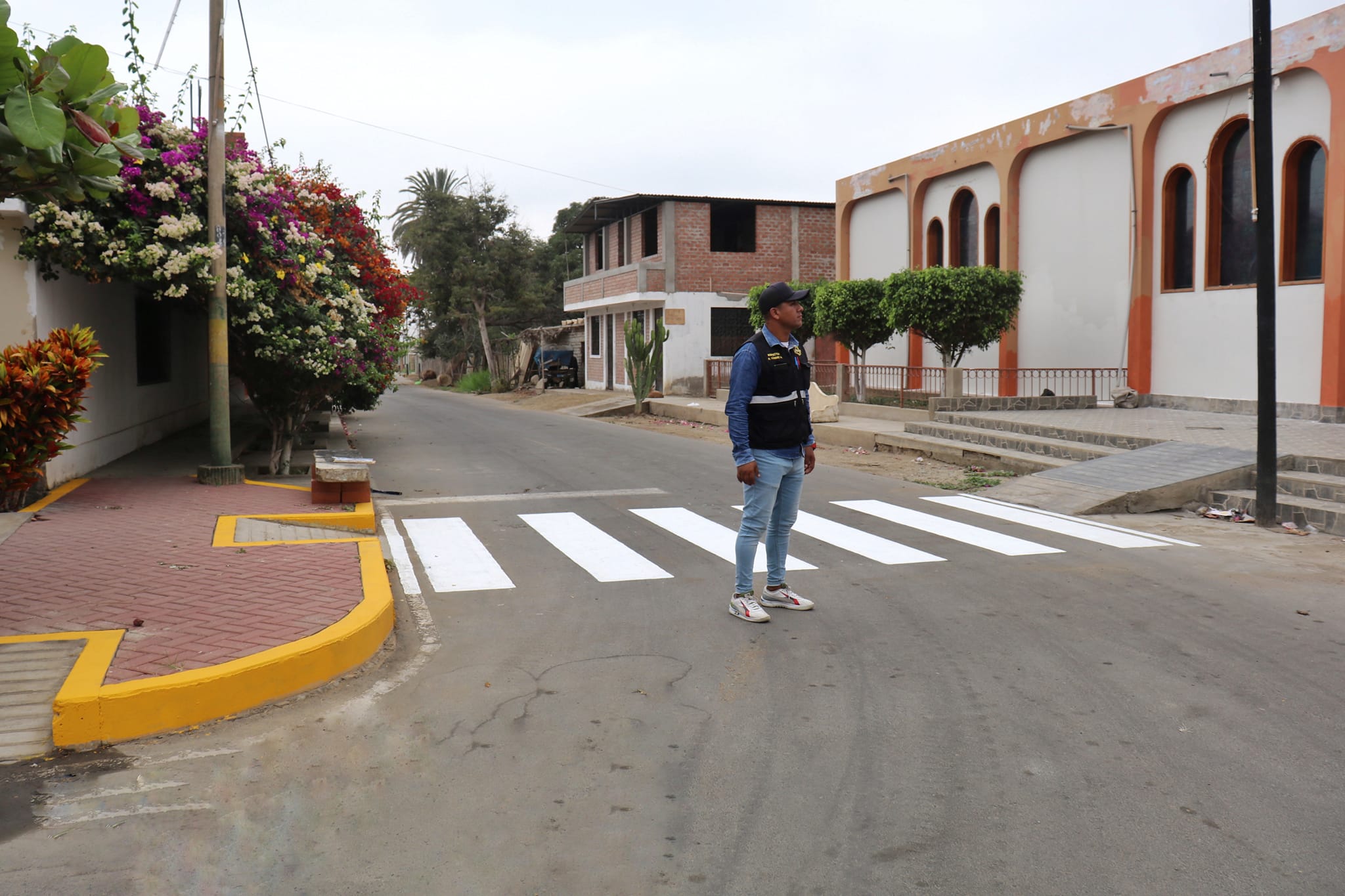 pintado de pista en Nepeña