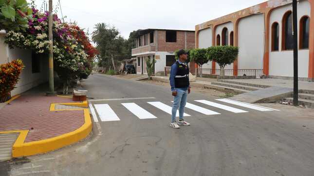 pintado de pista en Nepeña