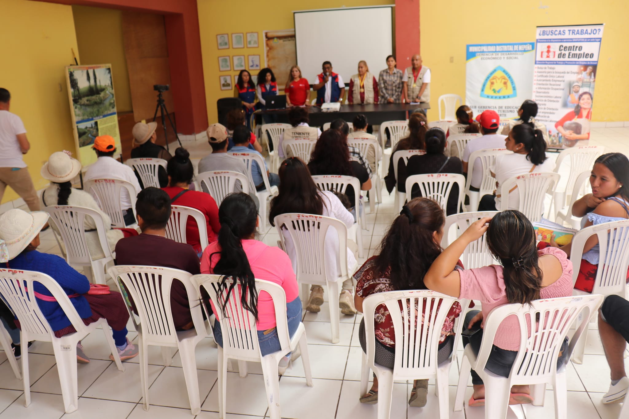 charla informativa en Nepeña