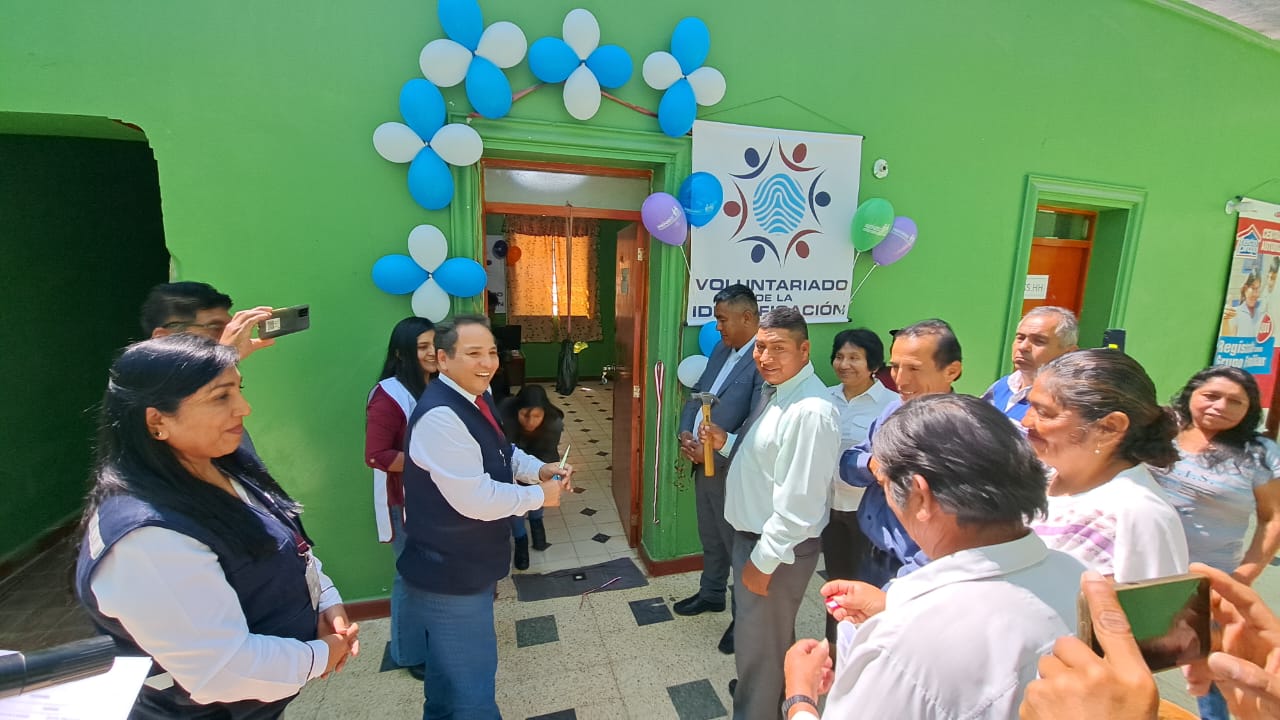 Jefe Regiona de Ica, Marco Garrido, inaugurando Oficina del Voluntariado en Nasca