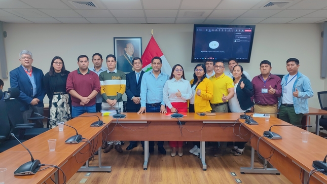 Reunión del alcalde en la sede del Congreso de la República 