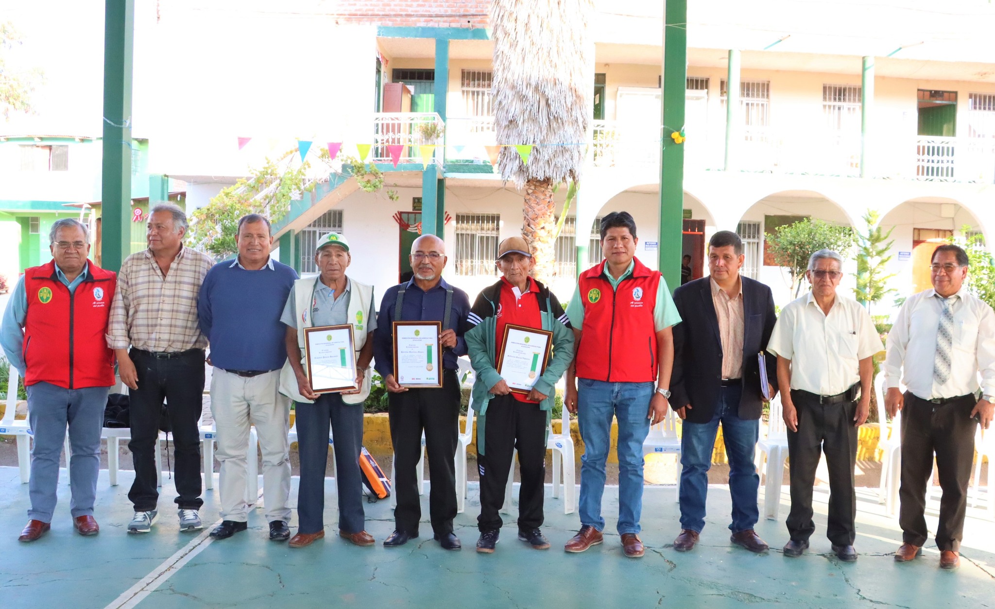 DRAA realiza reconocimiento a profesionales del sector agrario