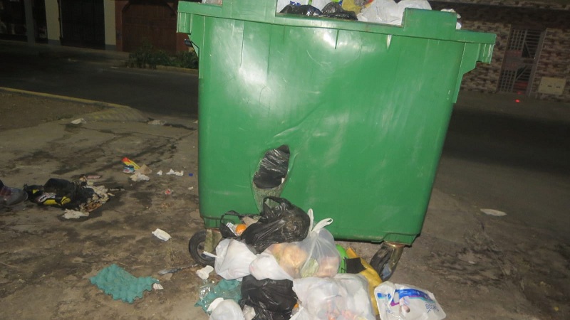 En Trujillo hay instalados unos 450 de estos contenedores en calles, avenidas y áreas públicas ara ayudar a mejorar el ornato.