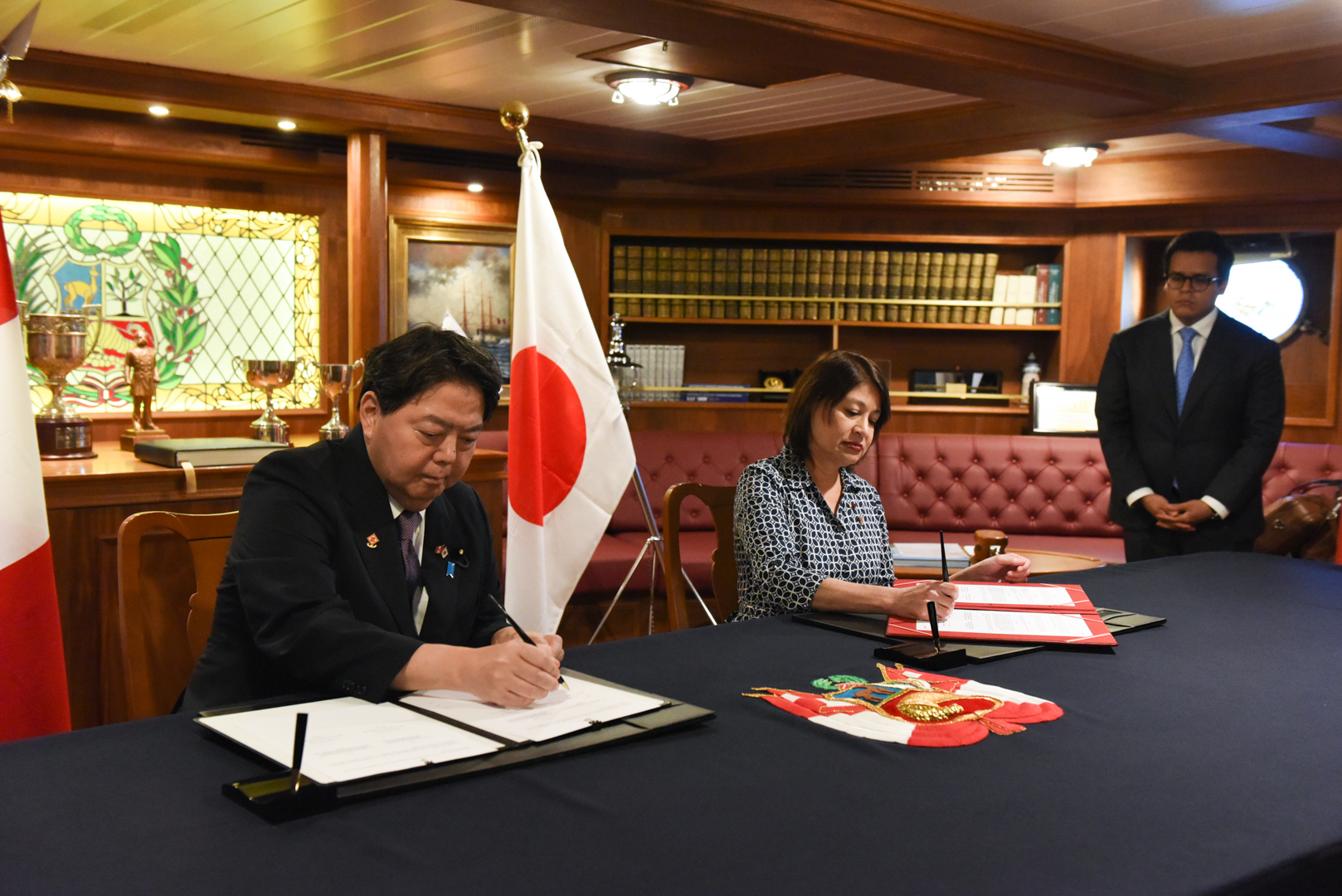 Cancilleres Perú y Japón