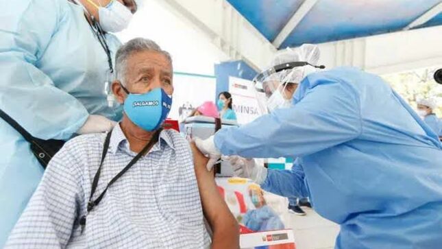 Piden acudir a los establecimientos de salud para completar dosis de la vacuna contra COVID-19
