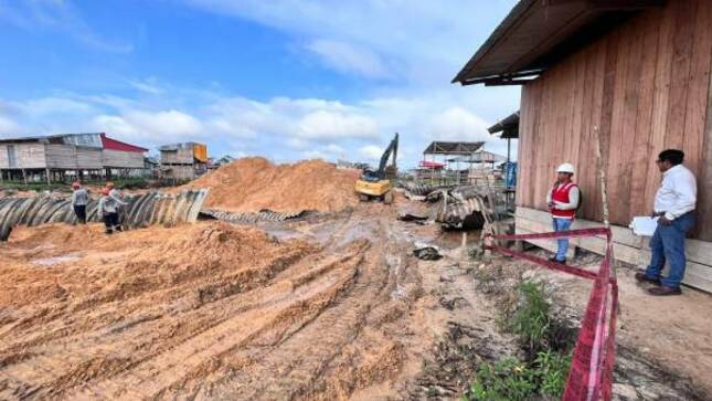 Contraloría alertó situaciones adversas que ponen en riesgo que la obra “Mejoramiento del servicio de transitabilidad de la prolongación Navarro Cauper, Villa San Juan, distrito de San Juan Bautista, provincia de Maynas” a cargo del Gobierno Regional de Loreto, no se concluya dentro de los plazos previstos, lo que podría originar mayores gastos por parte de la entidad. 