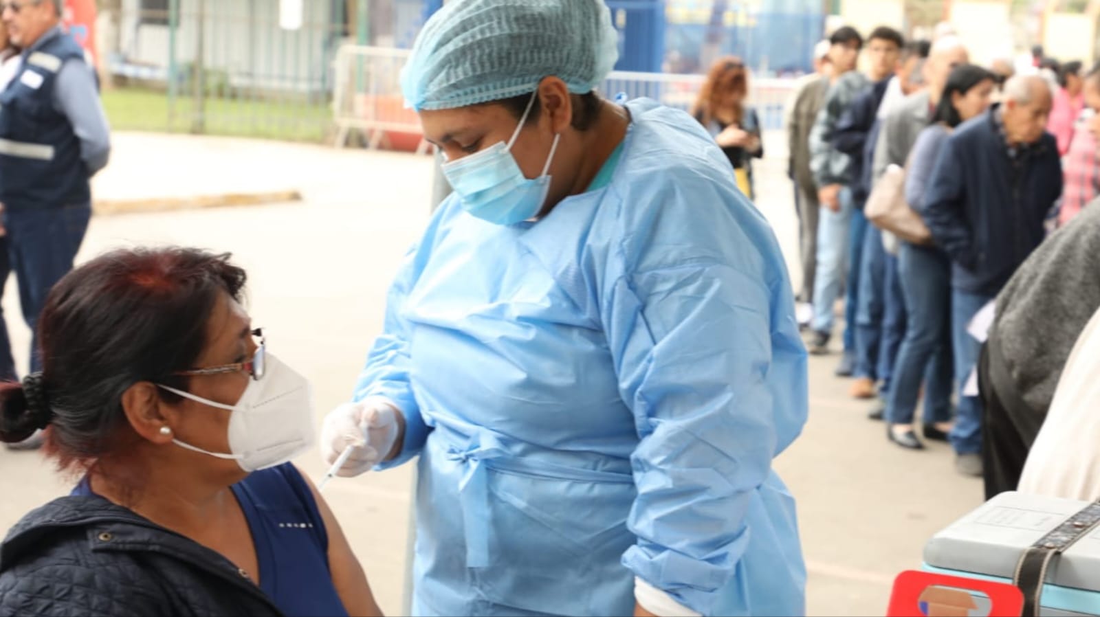 Existen 355 puntos de vacunación en los establecimientos de salud de Lima Metropolitana