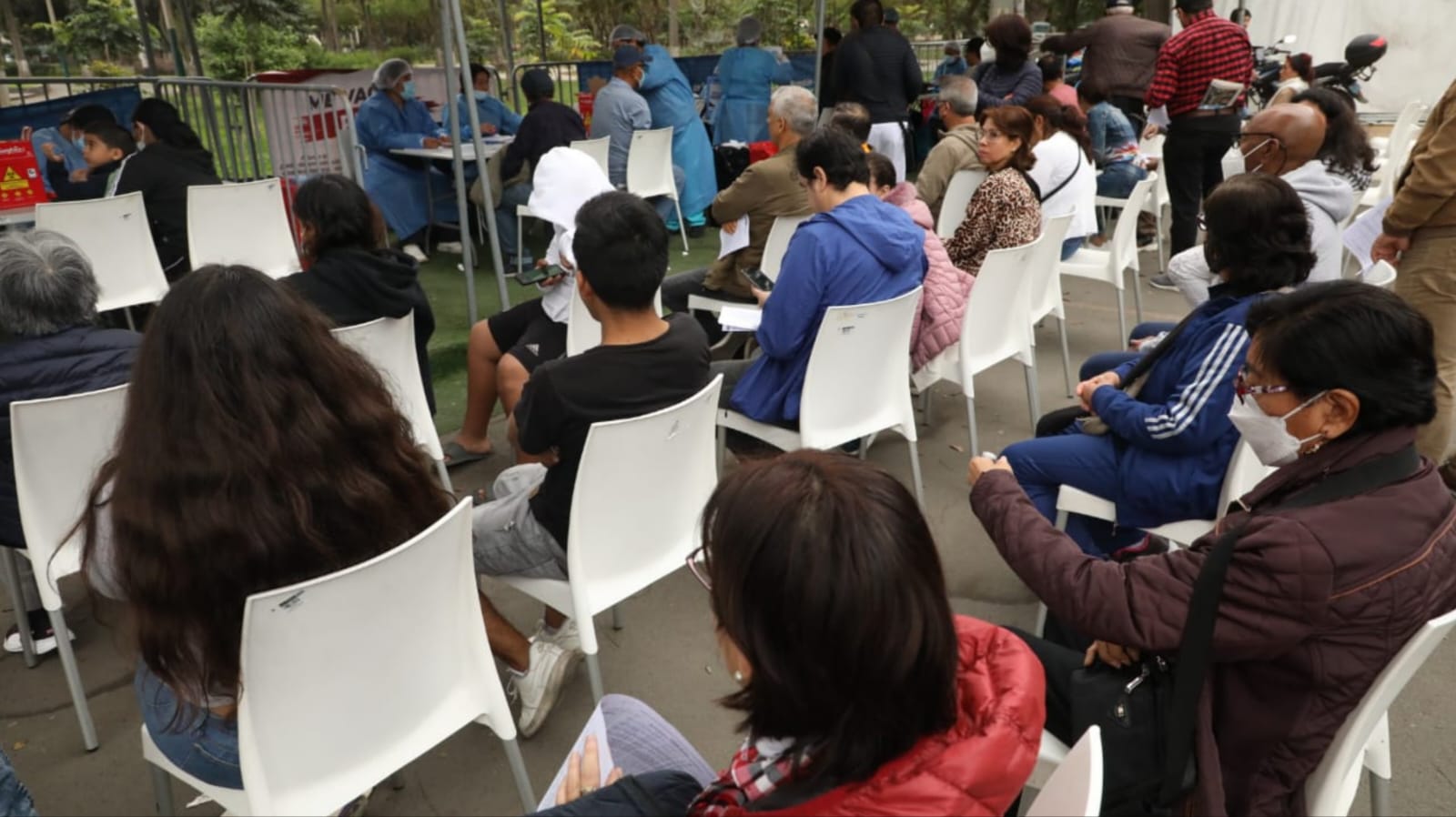 Existen 355 puntos de vacunación en los establecimientos de salud de Lima Metropolitana