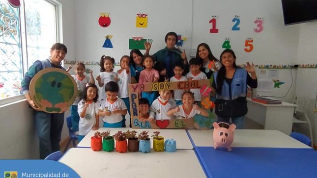 ➡️ Con el objetivo de fortalecer la conciencia ambiental y la responsabilidad por cuidar el planeta 🌎, la Municipalidad de Jesús María continúa realizando el programa EDUCCA en los colegios de nuestro distrito.🏠
Nuestro pequeños jesusmarianos realizaron talleres en donde aprendieron a germinar 🌱, elaborar maceteros reciclados y fortalecer el liderazgo ambiental. 🤓🌎
¿Te gustaría que tu colegio participe? ✨️ Comunícate con nosotros a nuestra central de Educca Ambiental 📱940410958. 
#JesúsMaríaSomosTodos