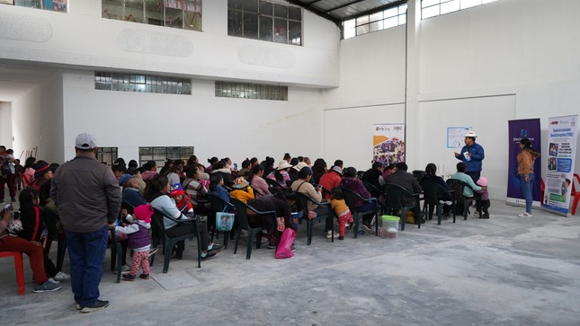 Electrocentro capacita sobre el VALE FISE a madres del vaso de leche en Chilca