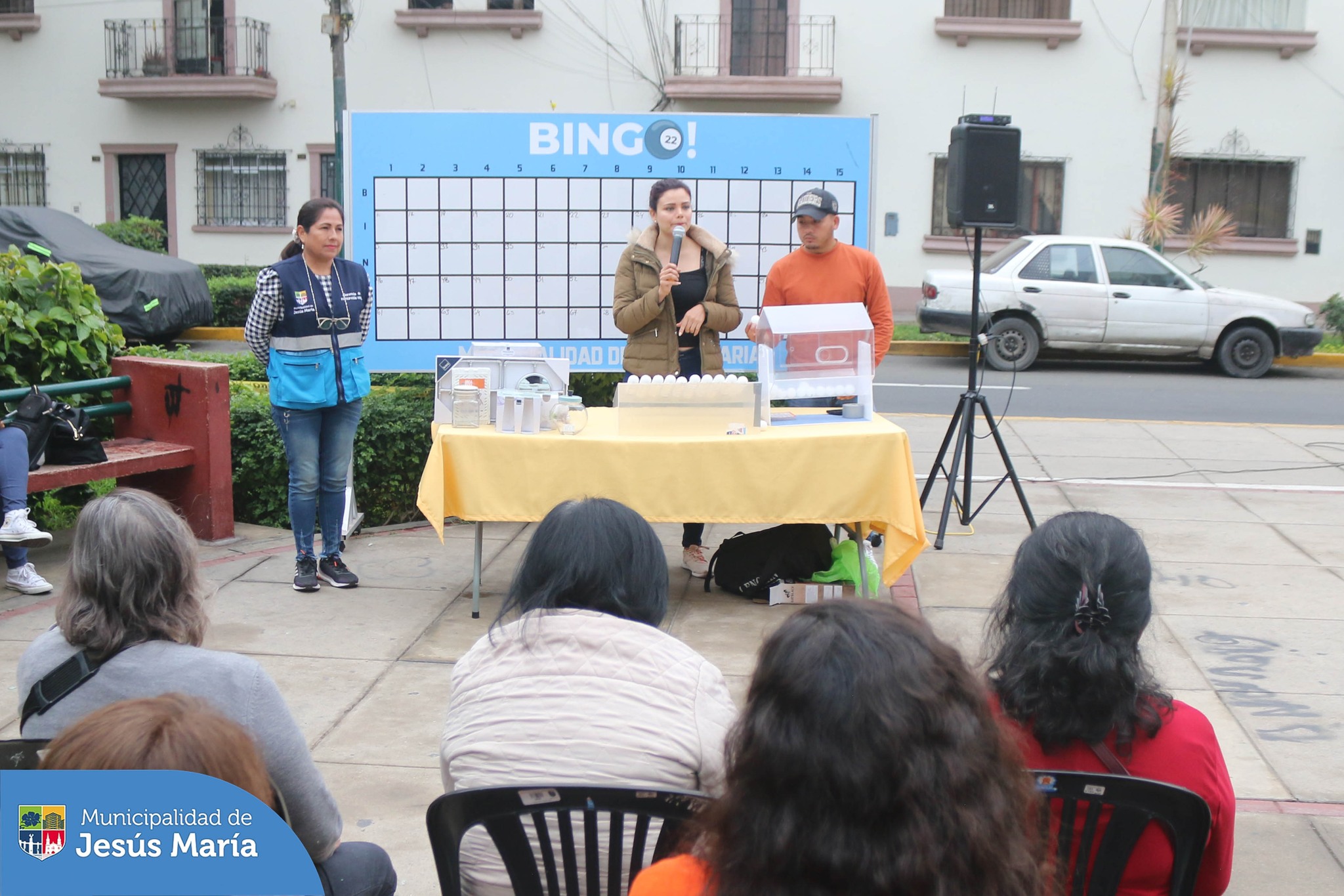 🤩 Gracias a todos los asistentes a nuestro “Bingo Municipal” en el Parque Huiracocha. Jugaron y se divirtieron con alegría entre familiares y vecinos 👨👩👧👦.
💪🏼 ¡Seguiremos impulsando iniciativas destinadas a la confraternidad entre los jesusmarianos!
#JesúsMaríaSomosTodos 🙌🏼