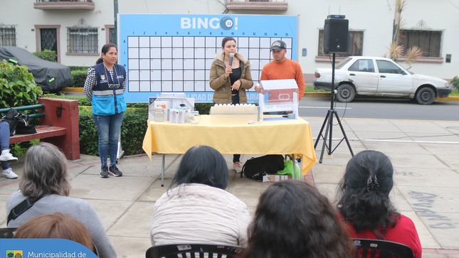 🤩 Gracias a todos los asistentes a nuestro “Bingo Municipal” en el Parque Huiracocha. Jugaron y se divirtieron con alegría entre familiares y vecinos 👨‍👩‍👧‍👦.
💪🏼 ¡Seguiremos impulsando iniciativas destinadas a la confraternidad entre los jesusmarianos!
#JesúsMaríaSomosTodos 🙌🏼