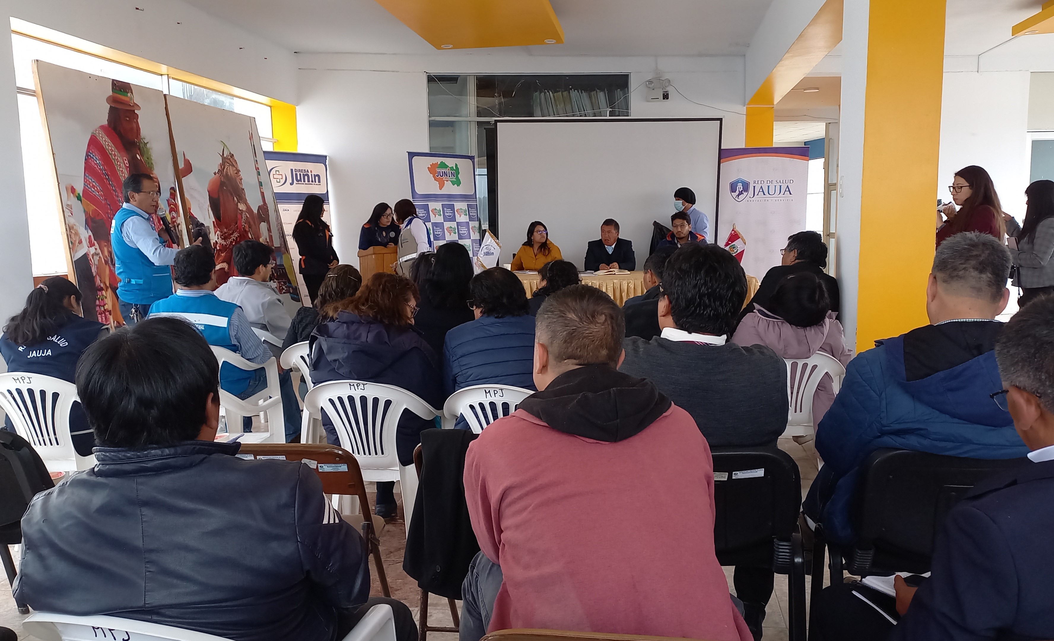 Sunass participa en reunión
