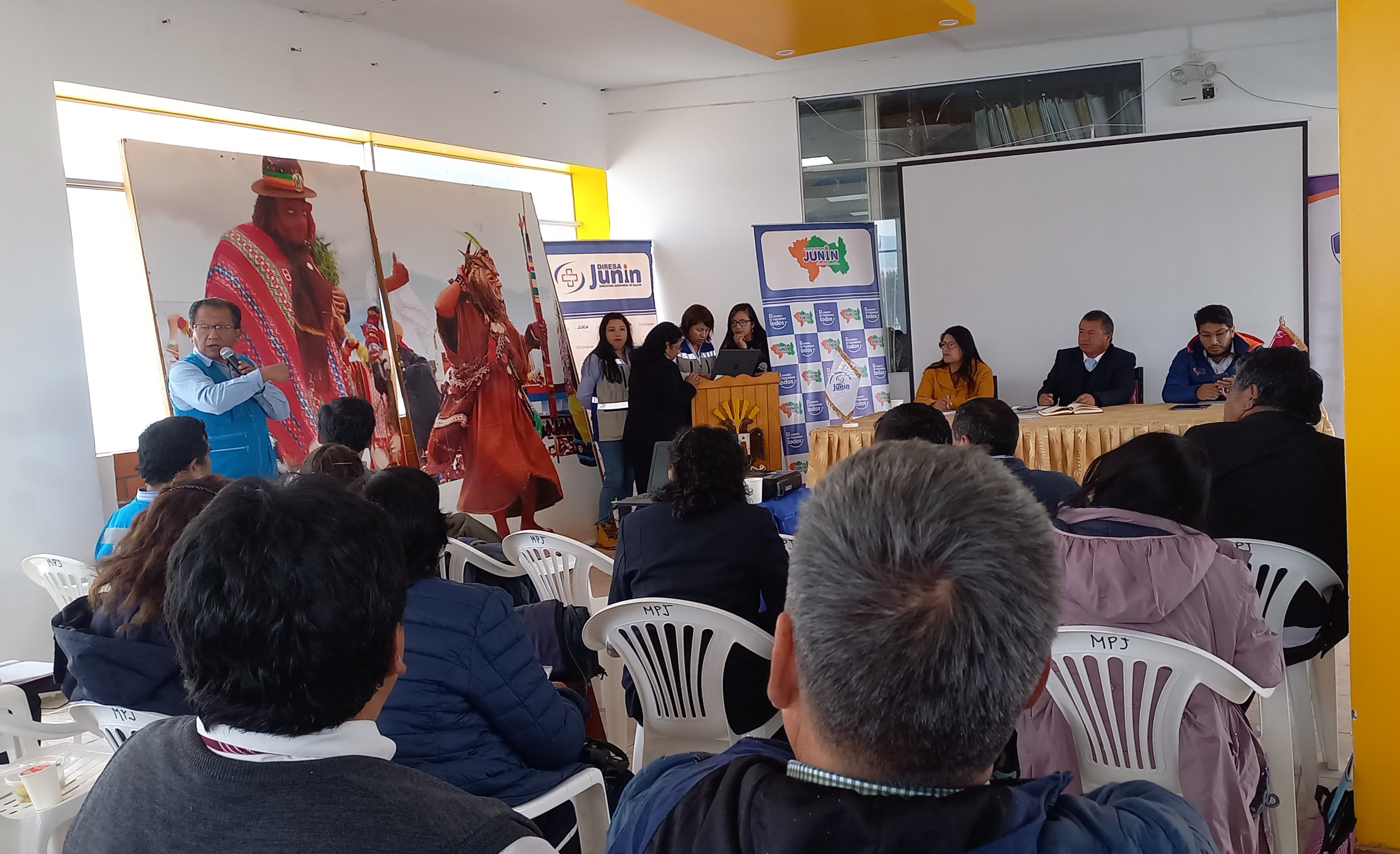Sunass participa en reunión
