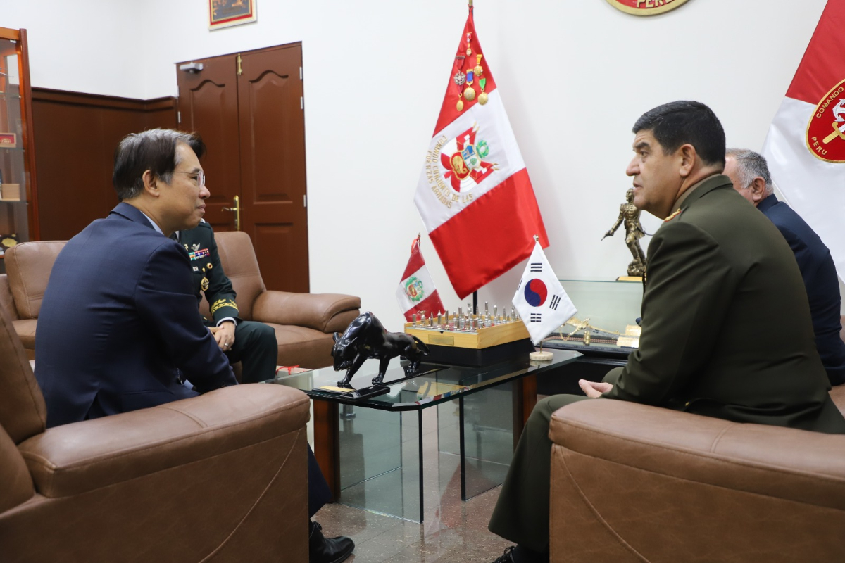 Embajador de la República de Corea visita al Comando Conjunto