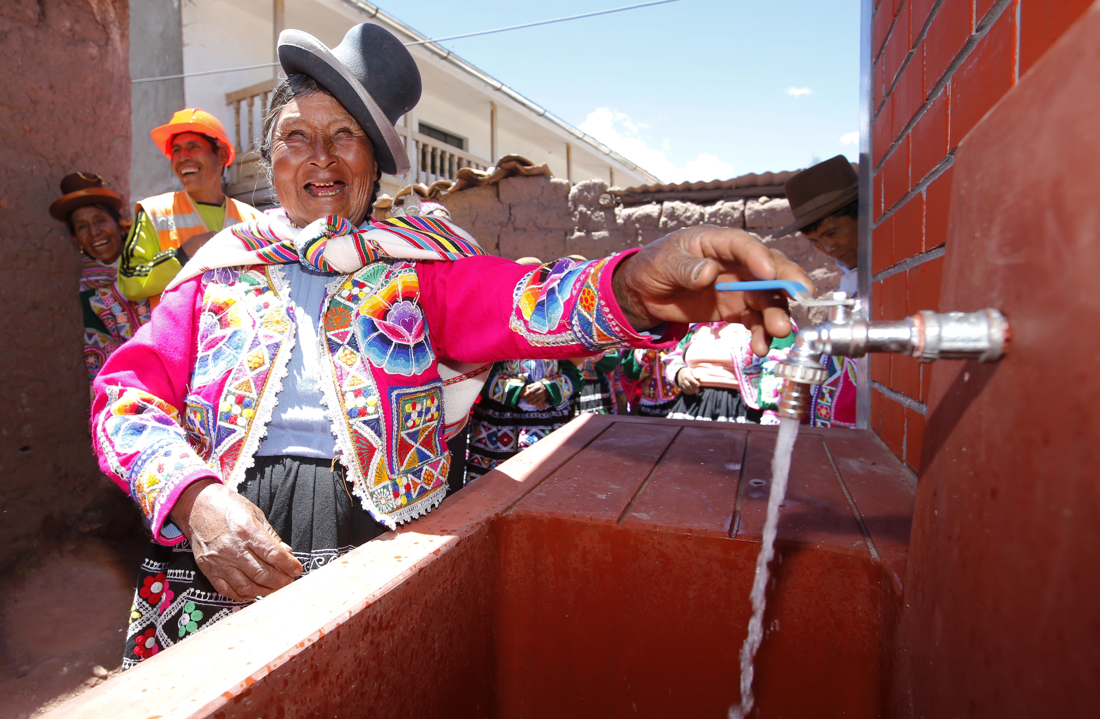 Como parte del evento se firmará un pacto que incluye compromisos conjuntos para garantizar el acceso universal a los servicios de agua potable y saneamiento.