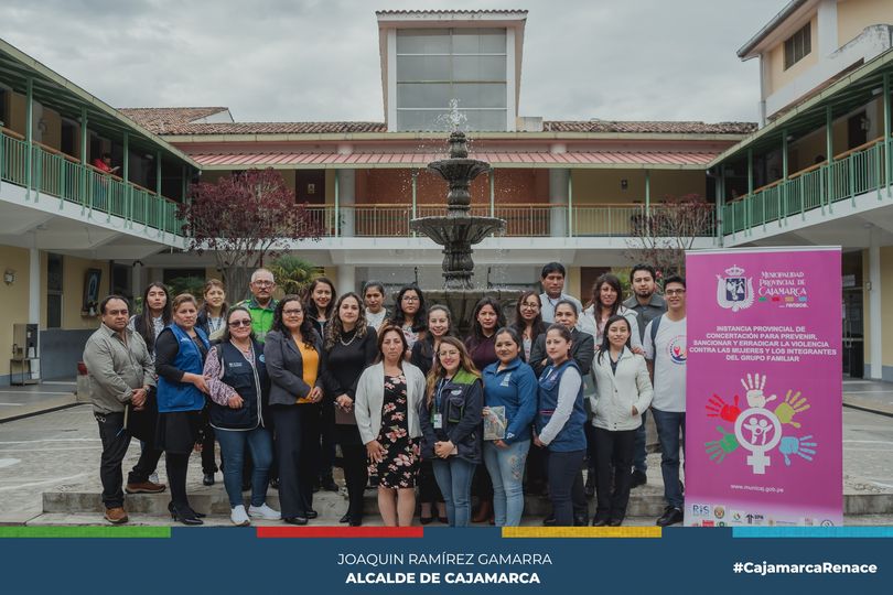 La Instancia Provincial de Concertación para Prevenir, Sancionar y Erradicar la Violencia contra las Mujeres y los Integrantes del Grupo Familiar celebró su octava reunión, marcando un importante paso hacia la promoción de la igualdad de género y la erradicación de la violencia. Durante esta reunión, se anunció la planificación de una feria informativa y de servicios en prevención y atención de embarazo adolescente en conmemoración al Día de la Juventud.
✅Como parte de los acuerdos alcanzados durante la reunión, se anunció la celebración de una feria informativa y de servicios en Prevención y Atención de Embarazo Adolescente, que tendrá lugar el día viernes 22 de setiembre a las 2:00 p. m. en la plazuela Amalia Puga. Esta iniciativa busca sensibilizar a la comunidad sobre la importancia de prevenir el embarazo en la adolescencia y brindar acceso a información y servicios de salud sexual y reproductiva.
🤝La feria contará con la participación de organizaciones especializadas en salud sexual, educación, y atención a la juventud, quienes ofrecerán orientación y recursos para prevenir el embarazo adolescente, así como consejería y servicios de salud relacionados. Además, se llevarán a cabo actividades lúdicas y educativas para involucrar a los jóvenes en la conversación sobre la importancia de tomar decisiones informadas y responsables en materia de sexualidad.