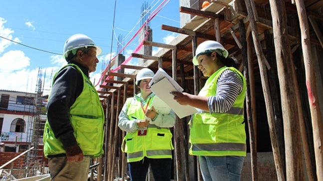 La Contraloría General convoca a los ciudadanos de todo el país para que puedan desarrollar actividades de control social en los procesos de contratación de obras, bienes y servicios, así como su ejecución, para resguardar el correcto uso de los recursos públicos, en el marco del Mecanismo Monitores Ciudadanos de Control (MCC) que, en una segunda convocatoria, busca sumar nuevos voluntarios en 479 distritos que carecen de este mecanismo de participación ciudadana.