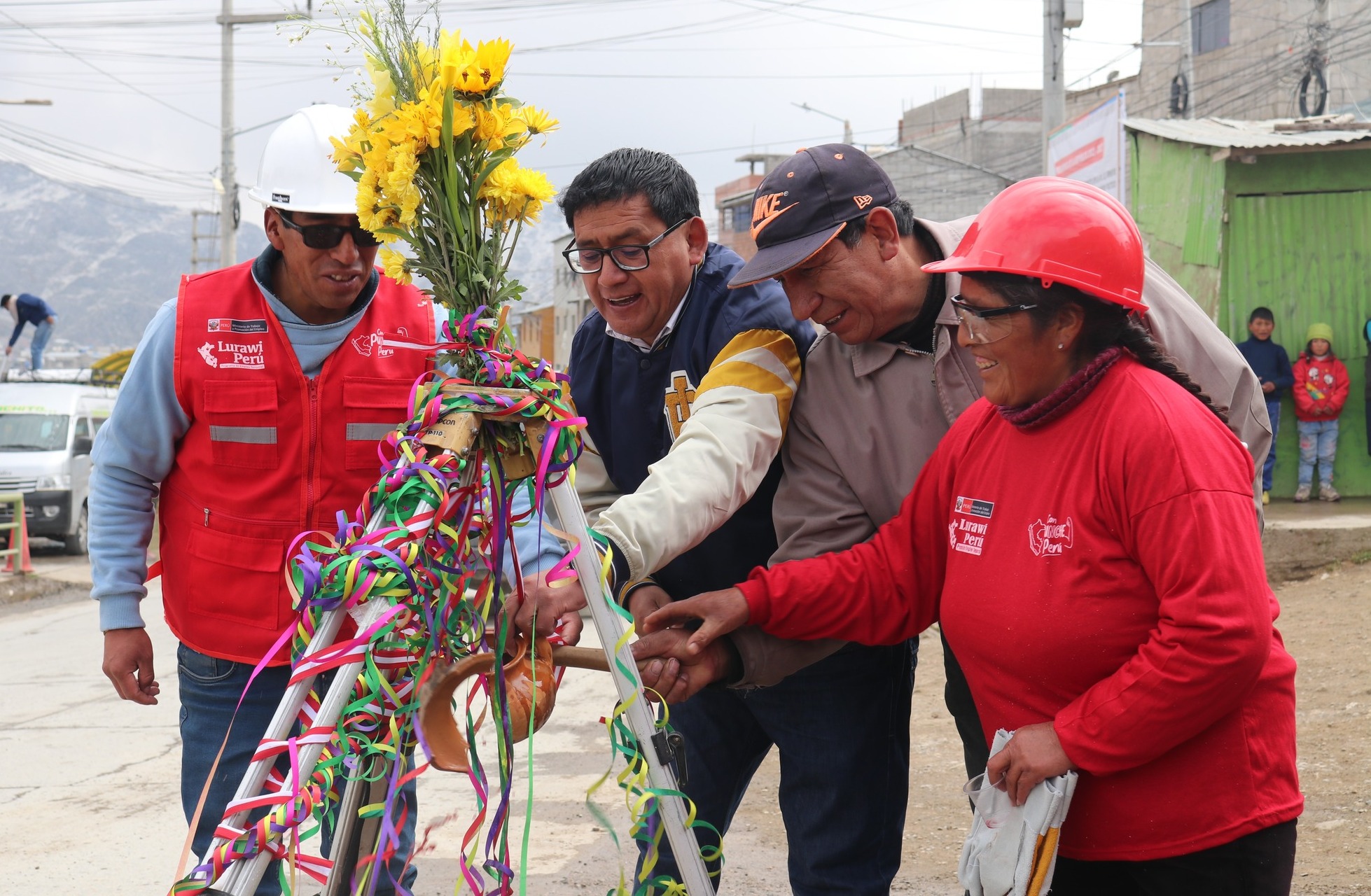 Archivo JPG el alcalde inagurando