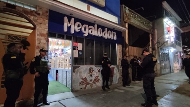 El restaurant Megalodón fue clausurado temporalmente, por 30 días, por el Segat. 