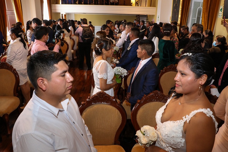 El matrimonio promueve la institución familiar y posibilita el desarrollo de las familias, generando derechos, obligaciones y beneficios de ley para las parejas e hijos.