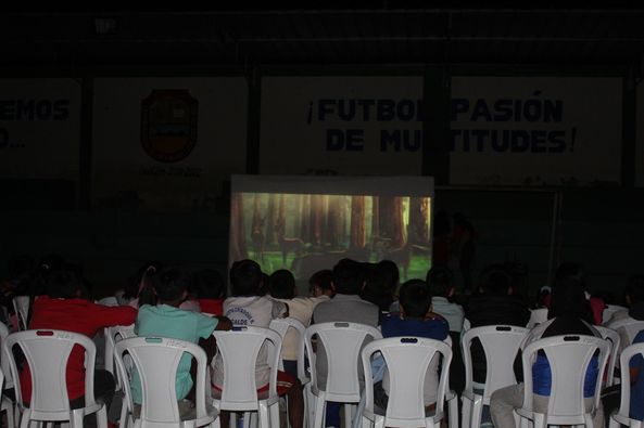 Cine En Tu Pueblo Llegó Al C.P. De Mallares