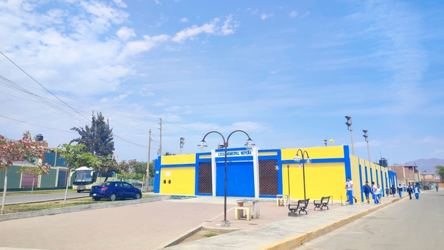 Pintado del interior y exterior de la Losa Deportiva de Nepeña