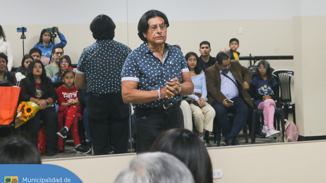 🎭 Llegó a su final el espectacular taller de teatro que dictó el maestro Reynaldo Arenas, en nuestro Centro Cultural. 👴👵
Les compartimos las mejores imágenes 📸 de la presentación, donde nuestros adultos mayores buscan mantenerse activos, divertirse, conocer gente y gozar de un buen estado físico y mental.
#JesúsMaríaSomosTodos 🤗