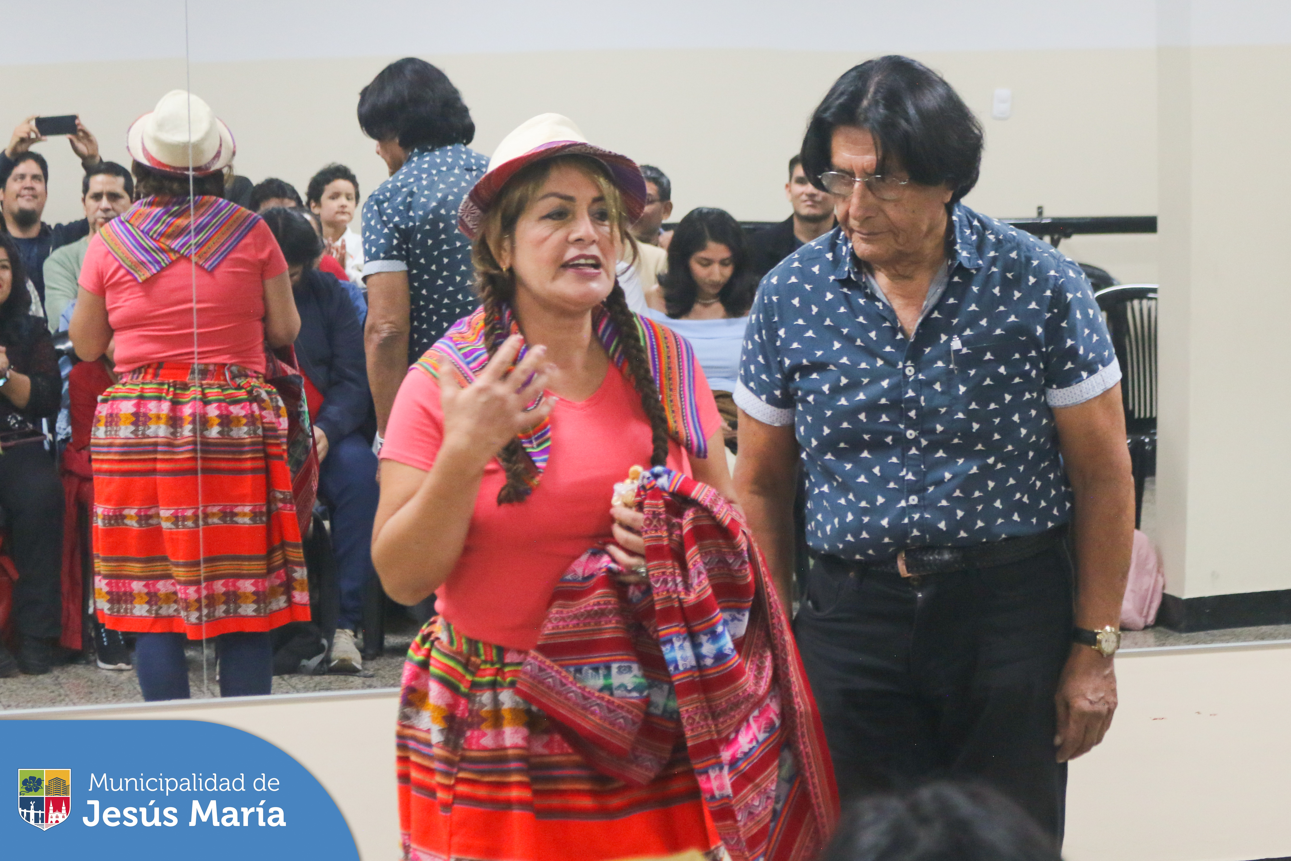 🎭 Llegó a su final el espectacular taller de teatro que dictó el maestro Reynaldo Arenas, en nuestro Centro Cultural. 👴👵
Les compartimos las mejores imágenes 📸 de la presentación, donde nuestros adultos mayores buscan mantenerse activos, divertirse, conocer gente y gozar de un buen estado físico y mental.
#JesúsMaríaSomosTodos 🤗