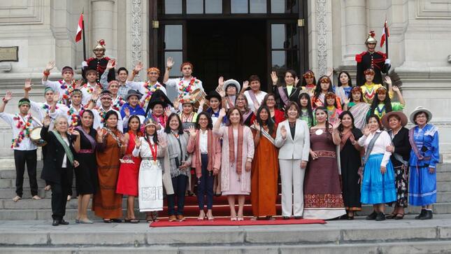 Ministra de Cultura: “Las mujeres indígenas contribuyen desde diferentes espacios en la construcción de nuestra nación”