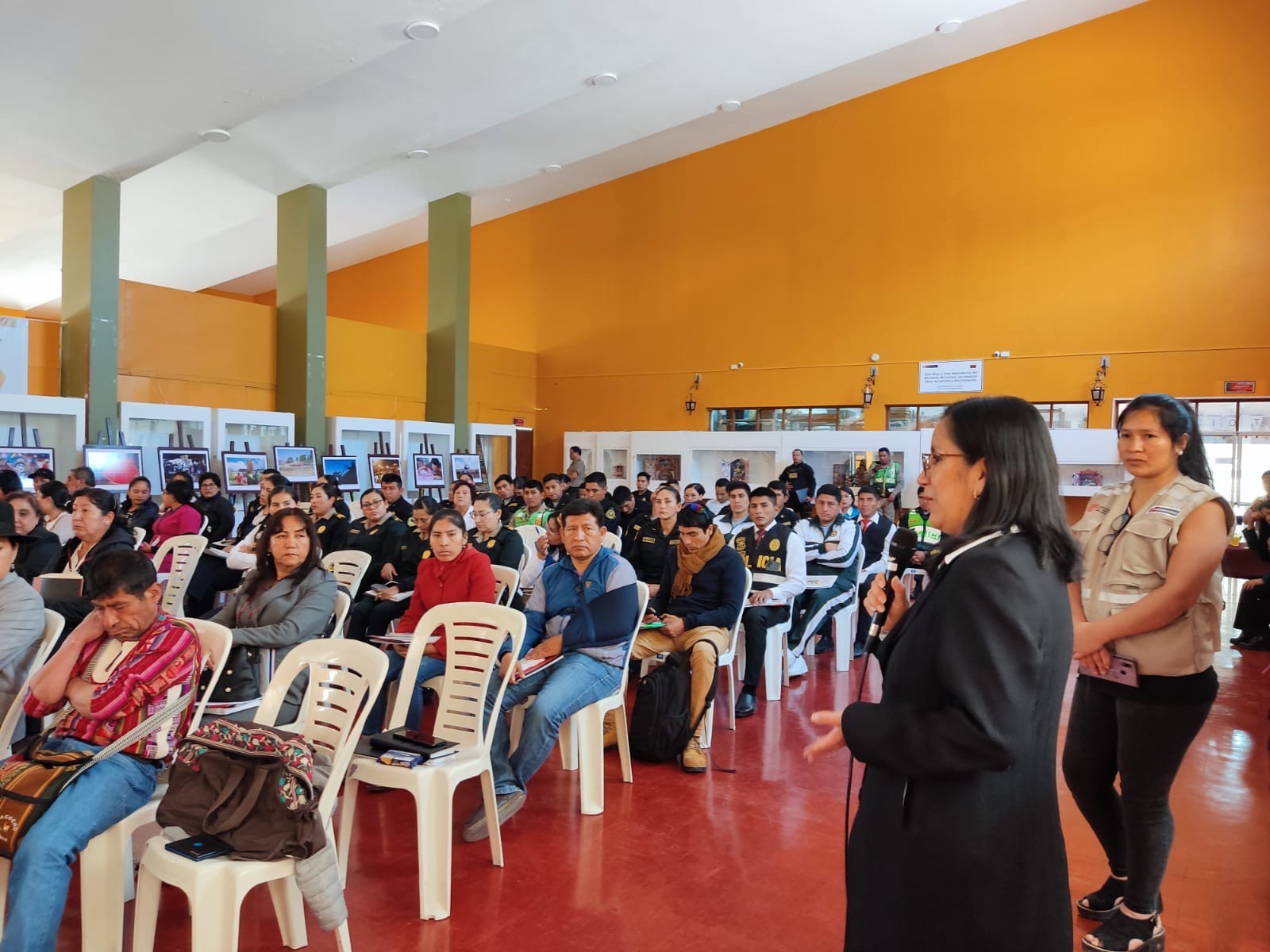 Ministerio de Cultura capacita a servidores públicos de Ayacucho y Apurímac para informar a la población en su propia lengua