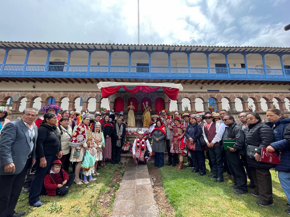 Entrega de la Virgen Natividad de Acos