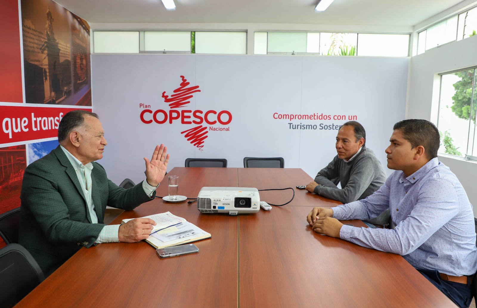 El director ejecutivo de Plan COPESCO Nacional, Javier Masías, y el alcalde de Puerto Eten, Enrique Baca, sostuvieron reunión de coordinación.