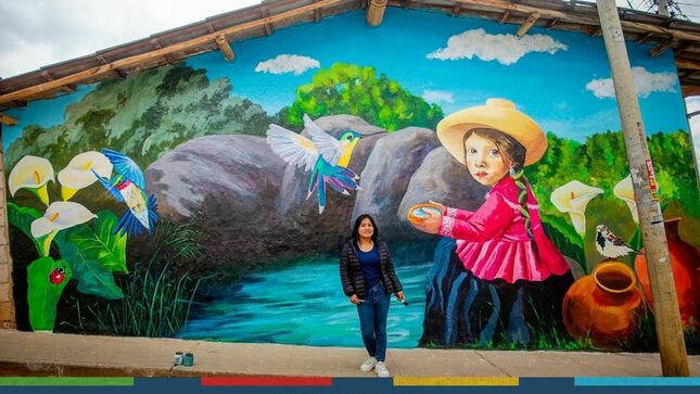 En un trabajo conjunto, La Municipalidad Provincial de Cajamarca y Newmont Yanacocha, impulsaron el pintado de murales artísticos culturales en diferentes zonas de Cajamarca, entre ellas, el Barrios de San Pedro, Calispuquio, Chontapaccha, y San Antonio.
🎨 Este mural, ubicado en Calispuquio, refleja las tradiciones y la riqueza natural de Cajamarca, la abundancia de agua, identifica a este barrio conocido por sus ojos de agua, según indicó la artista 👩‍🎨 y creadora de la obra, Aidé Ayac.