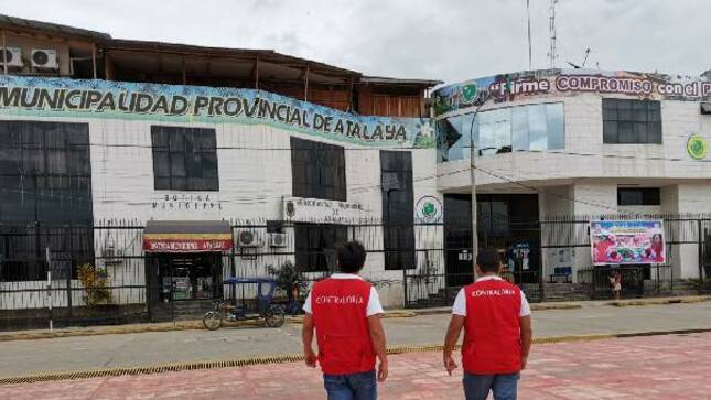  La Contraloría General detectó que un funcionario público de confianza del régimen laboral del decreto legislativo 276, de la Municipalidad Provincial de Atalaya, laboró simultáneamente en la Municipalidad Distrital de Manta, los municipios provinciales de Angaraes y Acobamba y la Universidad Nacional de Huancavelica durante el año 2022. 