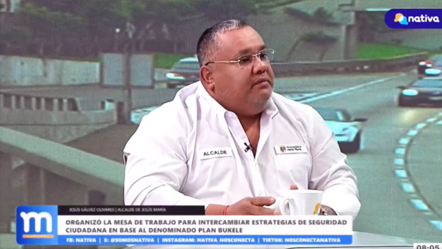 📺 Nuestro alcalde, Jesús Gálvez Olivares, dio a conocer en una entrevista las estrategias de seguridad ciudadana que viene aplicando en Jesús María. Se refirió a la exitosa mesa de trabajo que organizó junto a representantes de la República de El Salvador con los que debatieron importantes alcances en base al “Plan Bukele”. ¡Mira sus importantes declaraciones!
#JesúsMaríaSomosTodos 💪🏼