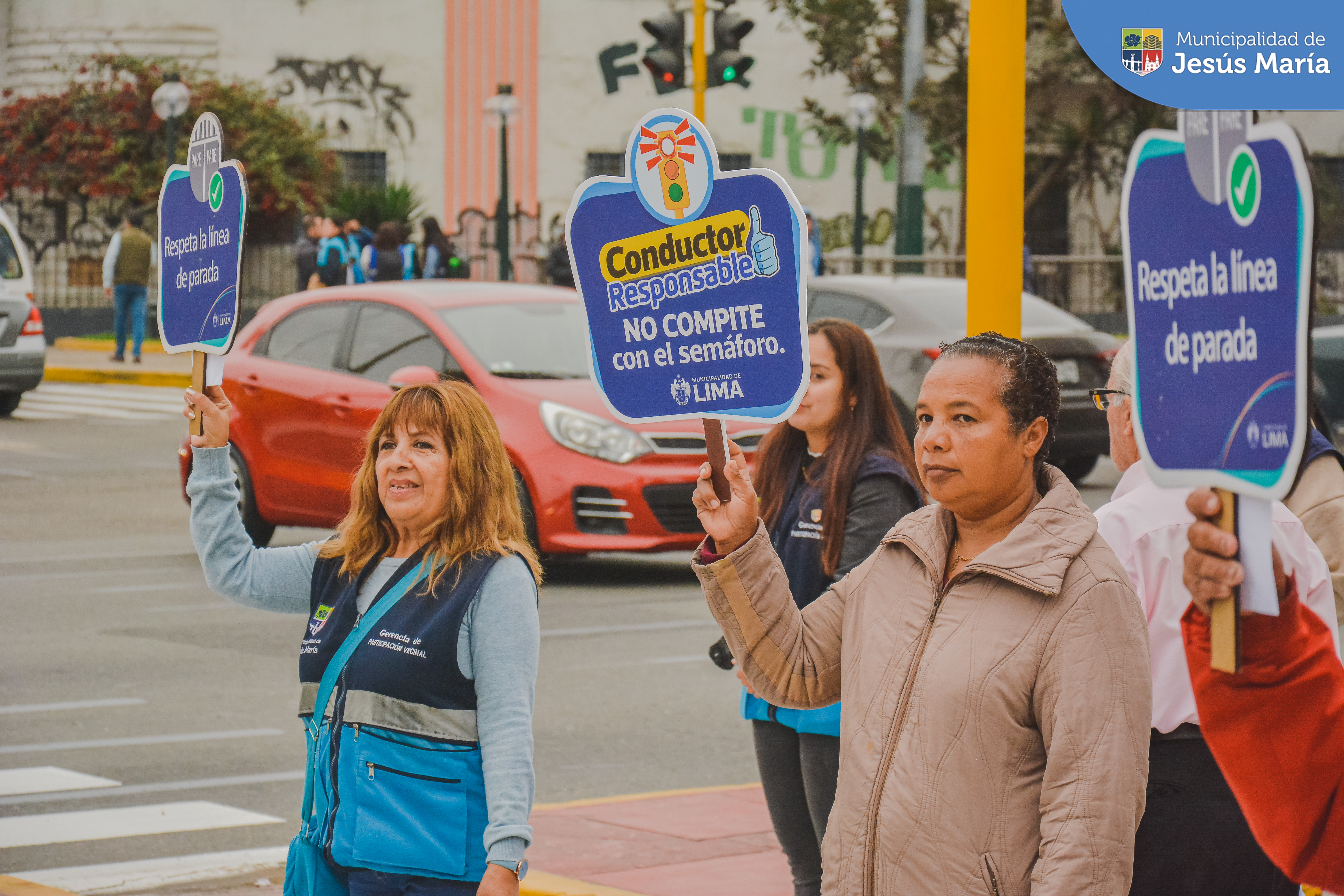 Se realizó exitosamente la campaña "Conductor responsable" en la cuadra 21 de la Av. Brasil. Esta iniciativa, se gestiona de manera coordinada con la Municipalidad Metropolitana de Lima y tiene como objetivo educar a la población en el respeto a las normas de tránsito y a los peatones. 🚸
#JesúsMaríaSomosTodos