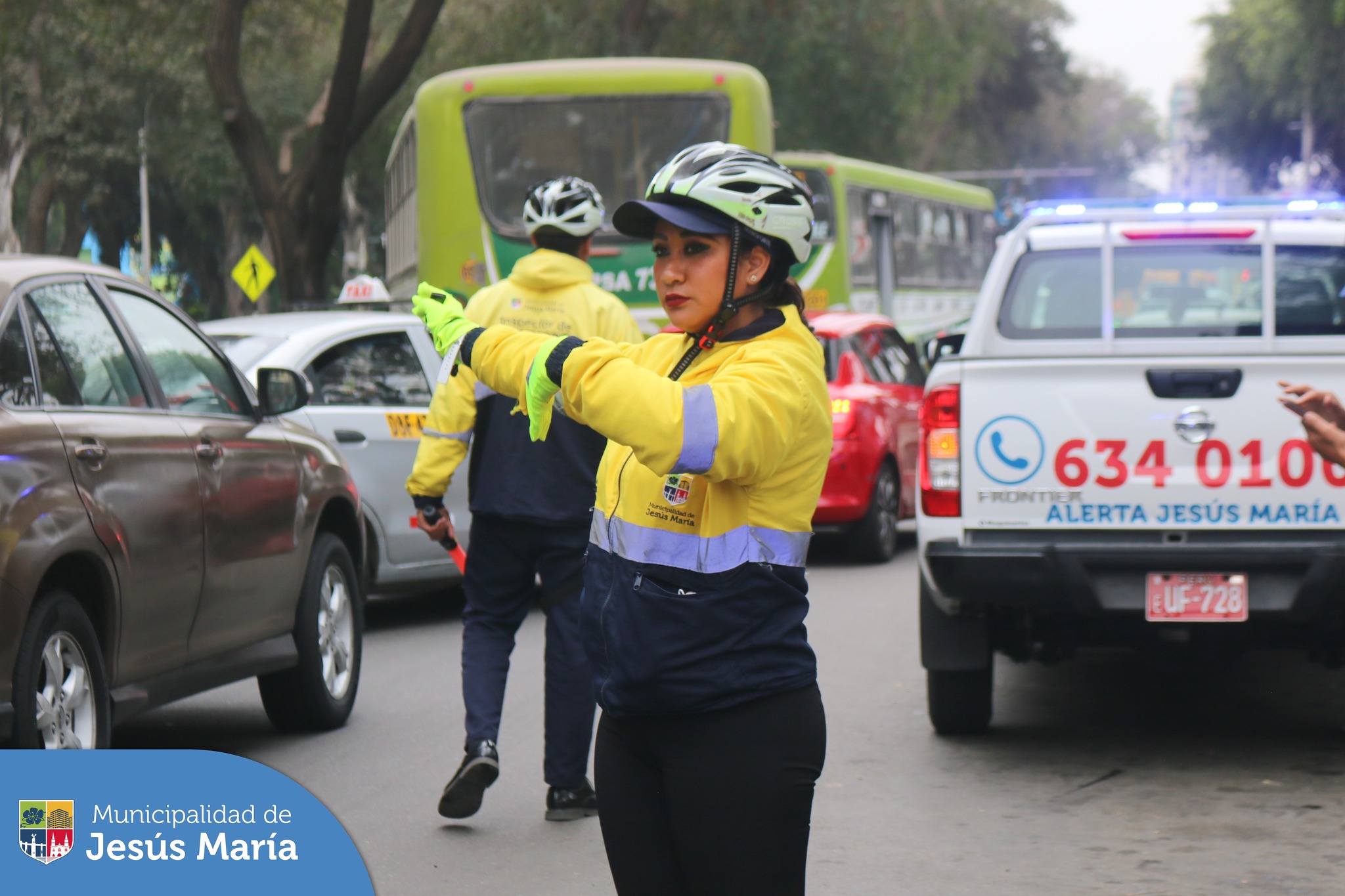 🚨 Seguimos trabajando para lograr el ordenamiento a través de operativos continuos en diversos puntos de nuestro distrito. En esta oportunidad, se realizó la fiscalización y control a vehículos mal estacionados y/o abandonados estacionados en zonas rígidas. 🚫🚙
#JesúsMaríaSomosTodos