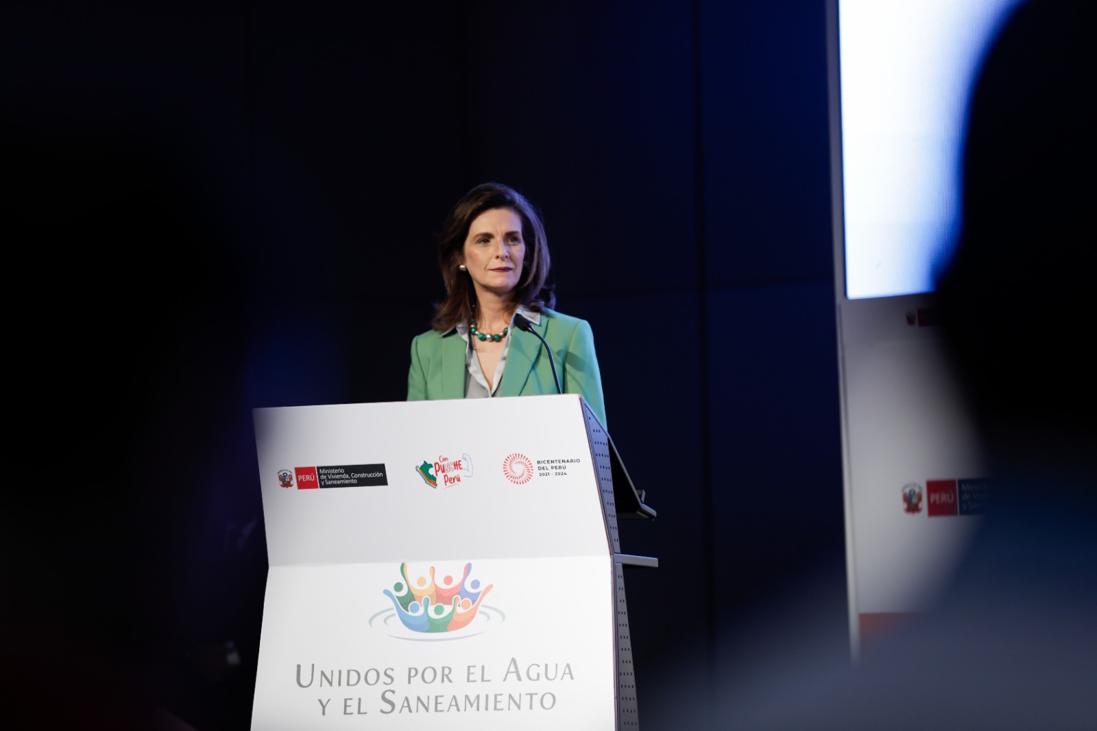 Ministra Hania Pérez de Cuéllar inauguró el foro "Unidos por el Agua y el Saneamiento", con la participación de más de 400 autoridades, expertos y actores políticos y sociales.