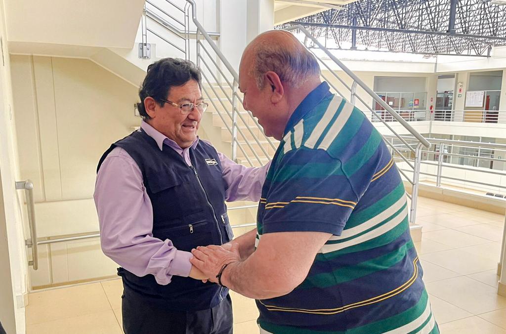 Gobernador dispone mejoras para sector salud