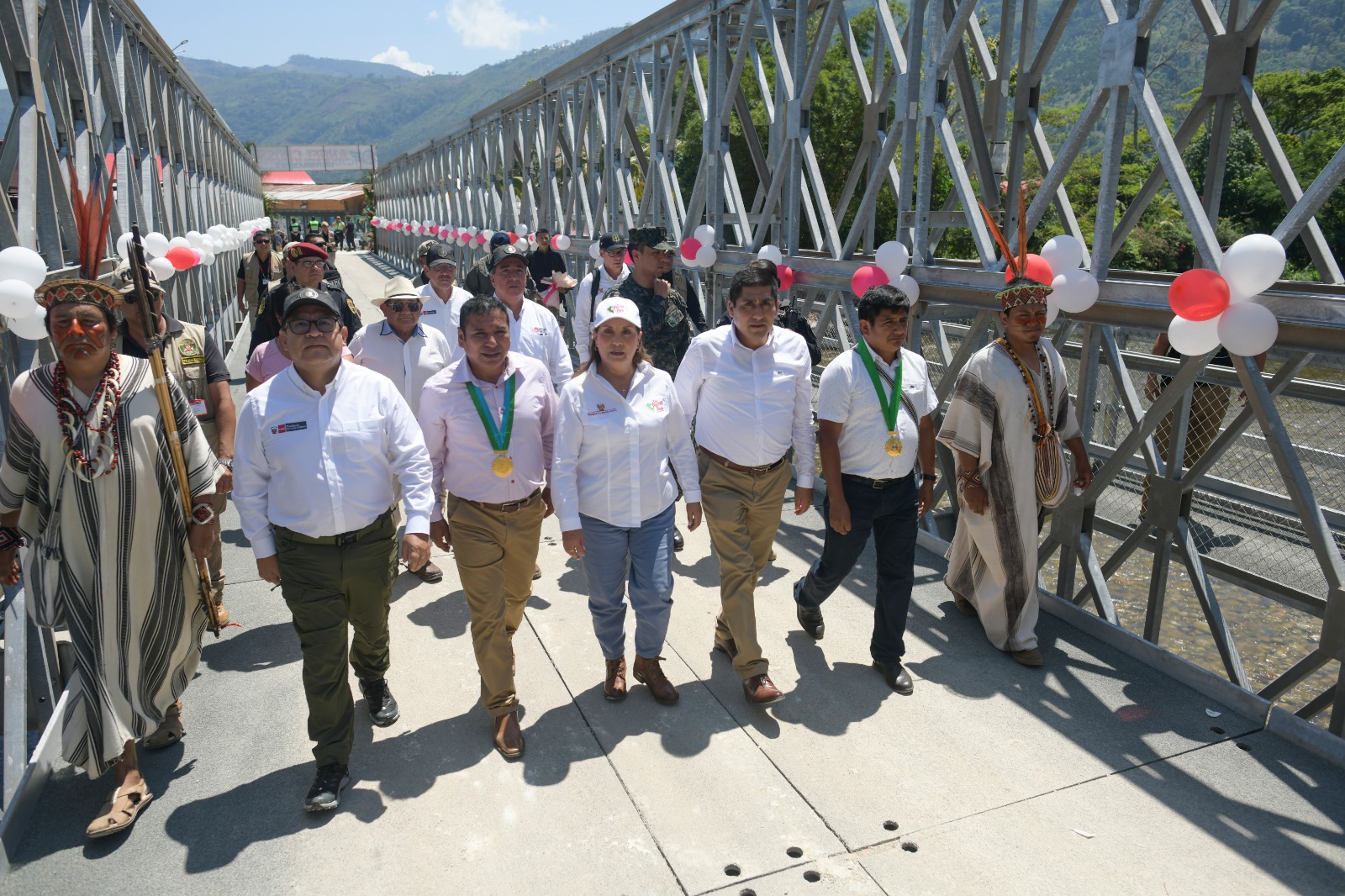 Ministro Pérez Reyes participó en inauguración de puente modular sobre río Pichanaqui