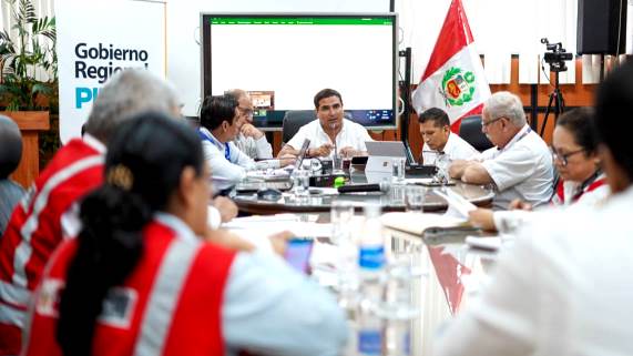 Gobernador pide al MTC agilizar 13 proyectos para afrontar El Niño costero y global