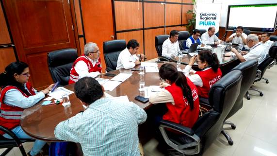 Gobernador pide al MTC agilizar 13 proyectos para afrontar El Niño costero y global