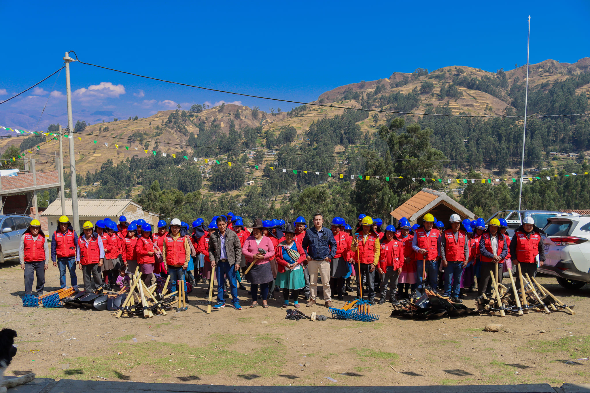 foto "𝗣𝗥𝗢𝗚𝗥𝗔𝗠𝗔 𝗗𝗘 𝗘𝗠𝗣𝗟𝗘𝗢 𝗧𝗘𝗠𝗣𝗢𝗥𝗔𝗟 “𝗟𝗨𝗥𝗔𝗪𝗜 𝗣𝗘𝗥Ú" en el Centro Poblado de Yanarumi