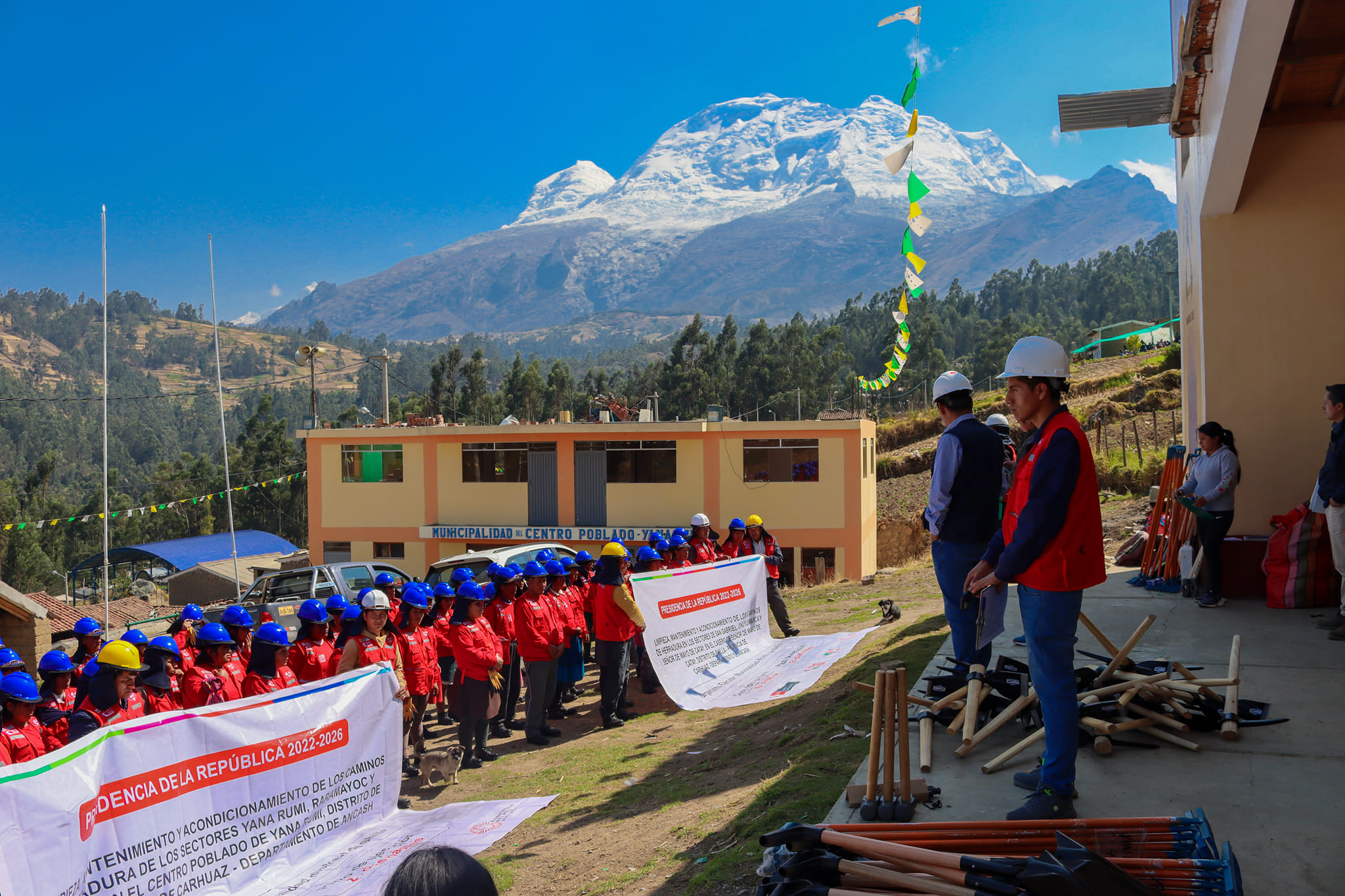 foto "𝗣𝗥𝗢𝗚𝗥𝗔𝗠𝗔 𝗗𝗘 𝗘𝗠𝗣𝗟𝗘𝗢 𝗧𝗘𝗠𝗣𝗢𝗥𝗔𝗟 “𝗟𝗨𝗥𝗔𝗪𝗜 𝗣𝗘𝗥Ú" en el Centro Poblado de Yanarumi
