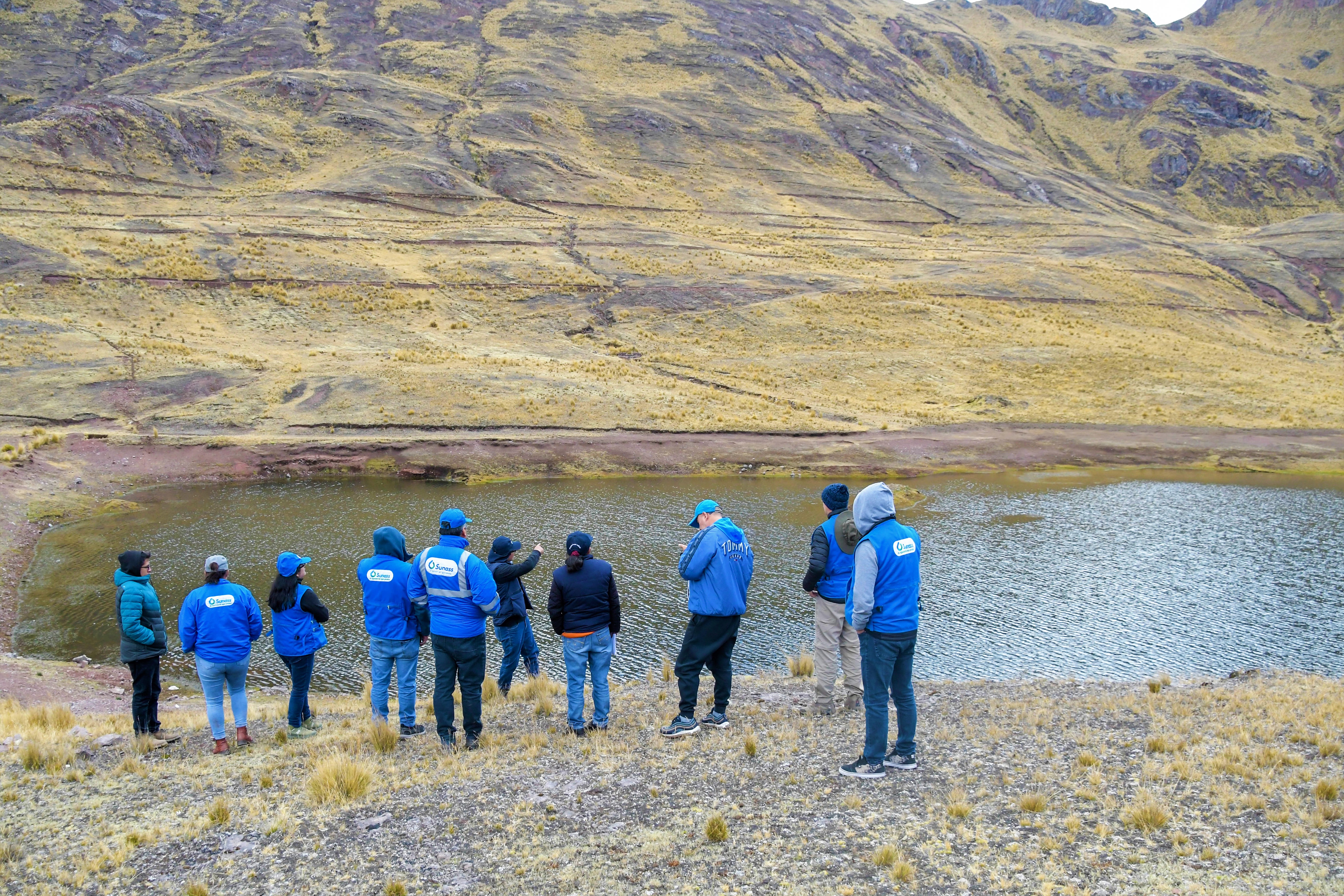 Sunass verificó los niveles de agua en la laguna Piuray