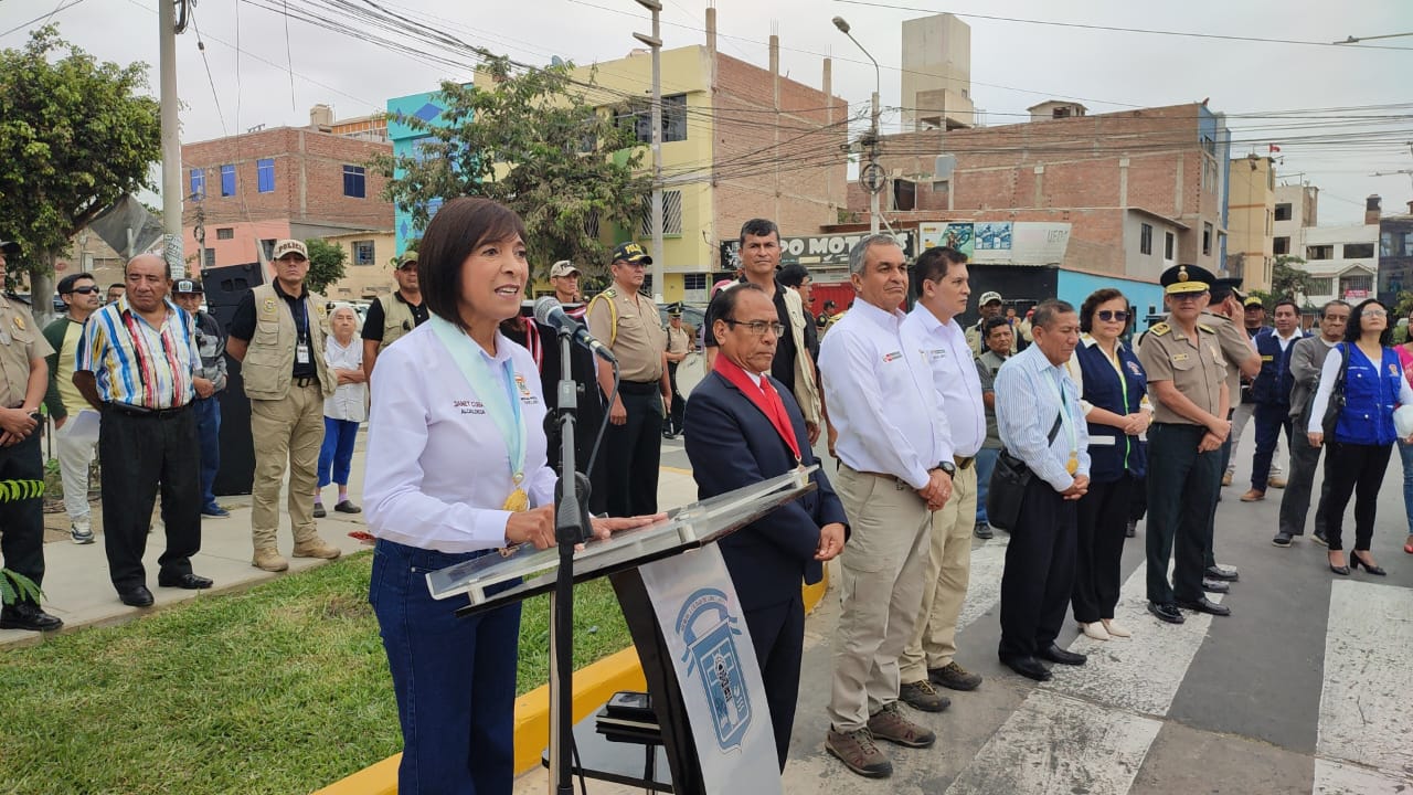 Alcaldesa de Chiclayo inaugura Óvalo Las Américas