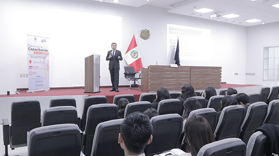 Magistrado Sergio Martín Núñez Palacios dictó conferencia en la corte Superior del Callao sobre analizó los principales acuerdos plenarios del Poder Judical que orientan el desarrollo del juicio oral