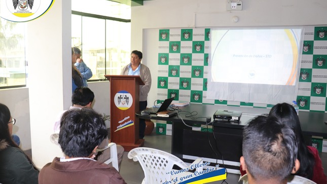 Personal de la municipalidad recibió capacitación sobre prevención y riesgos