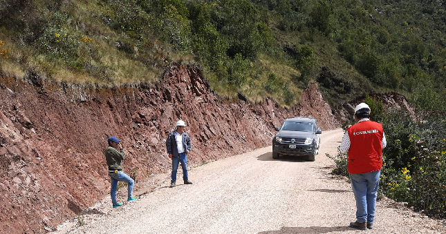 La Contraloría General evidenció una serie de irregularidades en las tres fases del servicio de mantenimiento periódico y rutinario de un camino vecinal del distrito de Uchumarca (Bolívar), ejecutadas por S/ 3.7 millones, las cuales ocasionaron la afectación de su calidad técnica y un perjuicio económico para la Municipalidad Provincial de Bolívar por S/ 778 mil.
